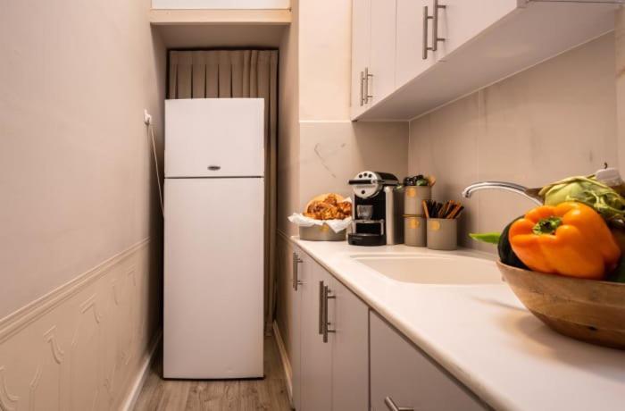 Ben Yehuda, 3 Lovely Flats In The Same Building Jerusalem Exterior photo
